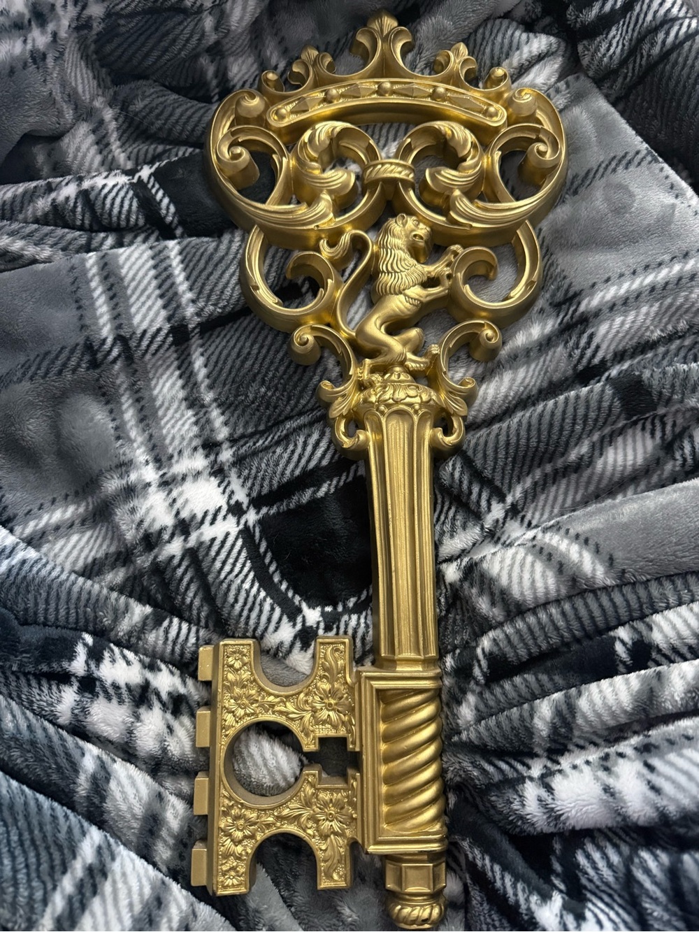 Ornate Gold Decorative Wall Key - Home Wall Decor